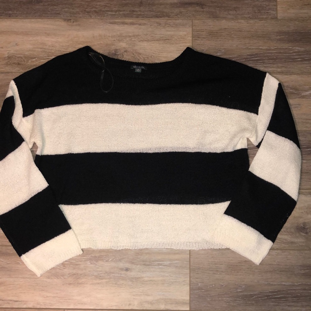 Cropped sweater